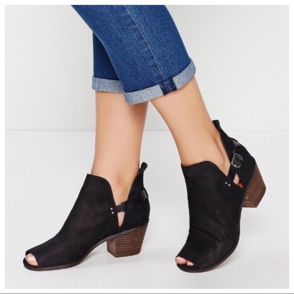 Lucky Brand Shoes - Lucky Brand Braydon black leather ankle boot with peep toe EUC